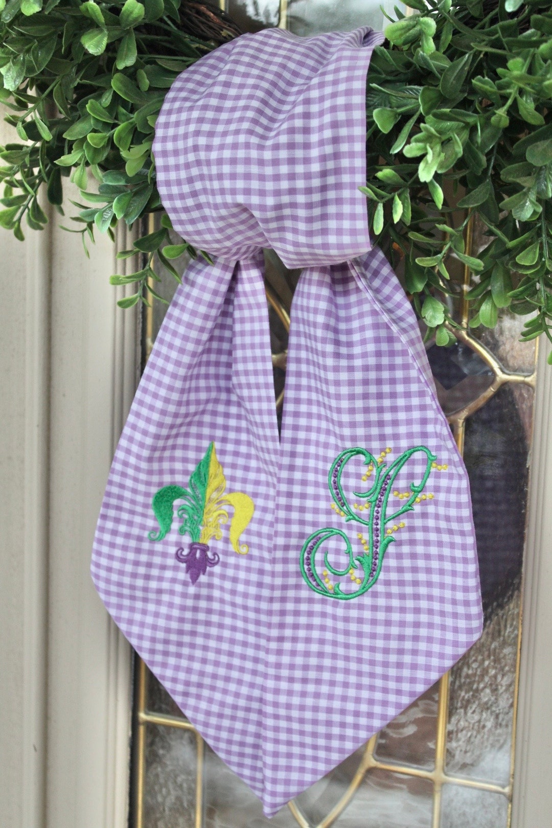 mardi gras boxwood wreath