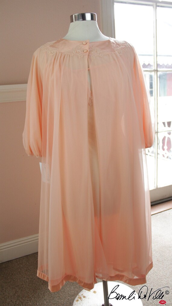 Beautiful Vintage Peach Chiffon 1960s Peignoir Set