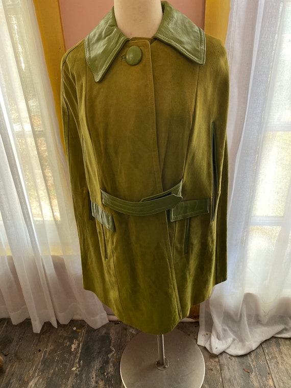 Mod 60s green suede Cape Vintage Olive green fabu… - image 2