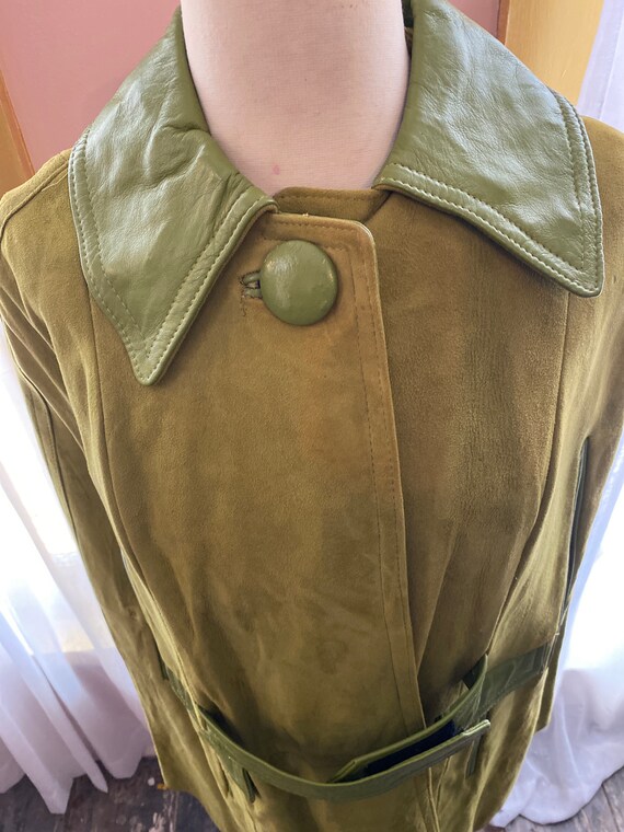 Mod 60s green suede Cape Vintage Olive green fabu… - image 1