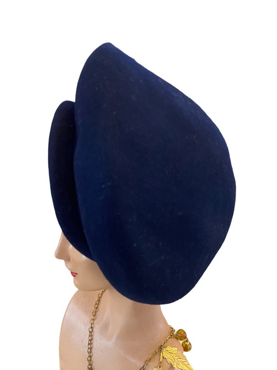 Vintage 40s beret navy blue gorgeous Deco avant-g… - image 4