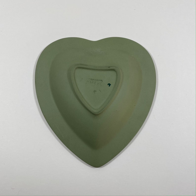Wedgwood Green Jasperware Renaissance Ceramic Heart Shaped Pin Trinket Jewellery Dish Cameo Relief Staffordshire English Pottery Plate