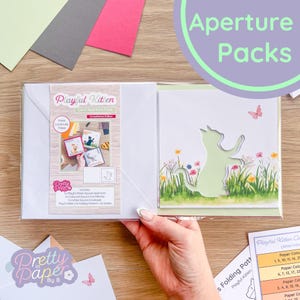 Verspieltes Kätzchen GEDRUCKT Aperture Pack (3er Pack) | Quadratische weiße verzierte Öffnungen (x3), Farbige Rohlinge (x3), quadratische Umschläge (x3)