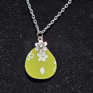 Spring blossom Pyrex crazy daisy single charm necklace