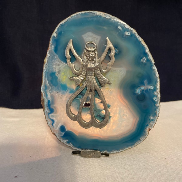 Angel flat on agate candle