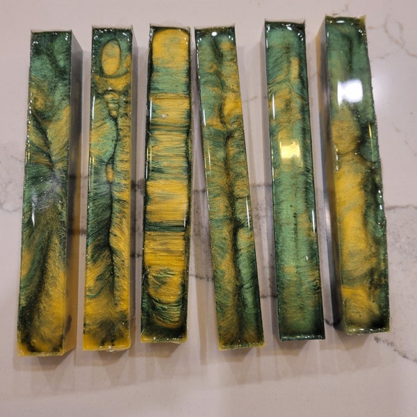 Resin Pen blank, Green and Yellow mica pigment in a random pattern