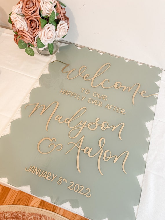 Clear Acrylic Welcome Wedding Sign – Adorning Oaks