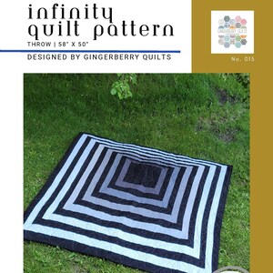 Könnte beinhalten: Ein schwarz-weißes Quiltmuster mit geometrischem Design. Der Quilt liegt auf einer grünen Grasfläche. Das Muster heißt "Infinity Quilt Pattern" und wurde von Gingerberry Quilts entworfen. Der Quilt ist 147 cm x 127 cm groß. Das Muster ist als "Mittleres Muster" gekennzeichnet.