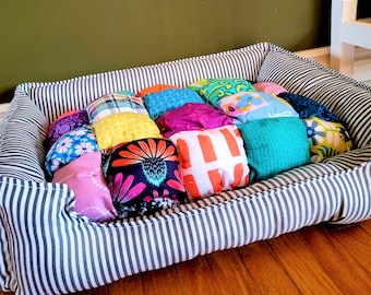 Portable and washable pet bed insert