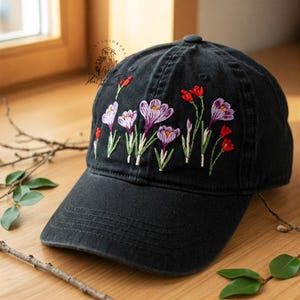 Custom Bunch Floral Crocus Hand Embroidered Baseball Cap Personalized Name Embroidery Hat Wash Cotton Hat Gift for Flower Lovers