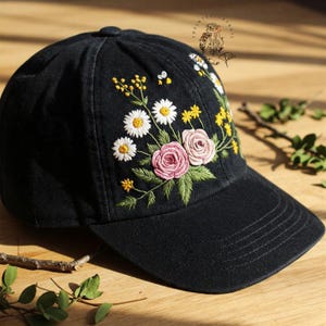 Custom Bunch Rose Flower and Bee Hand Embroidered Baseball Cap Personalized Name Embroidery Hat Wash Cotton Hat Gift for Flower Lovers