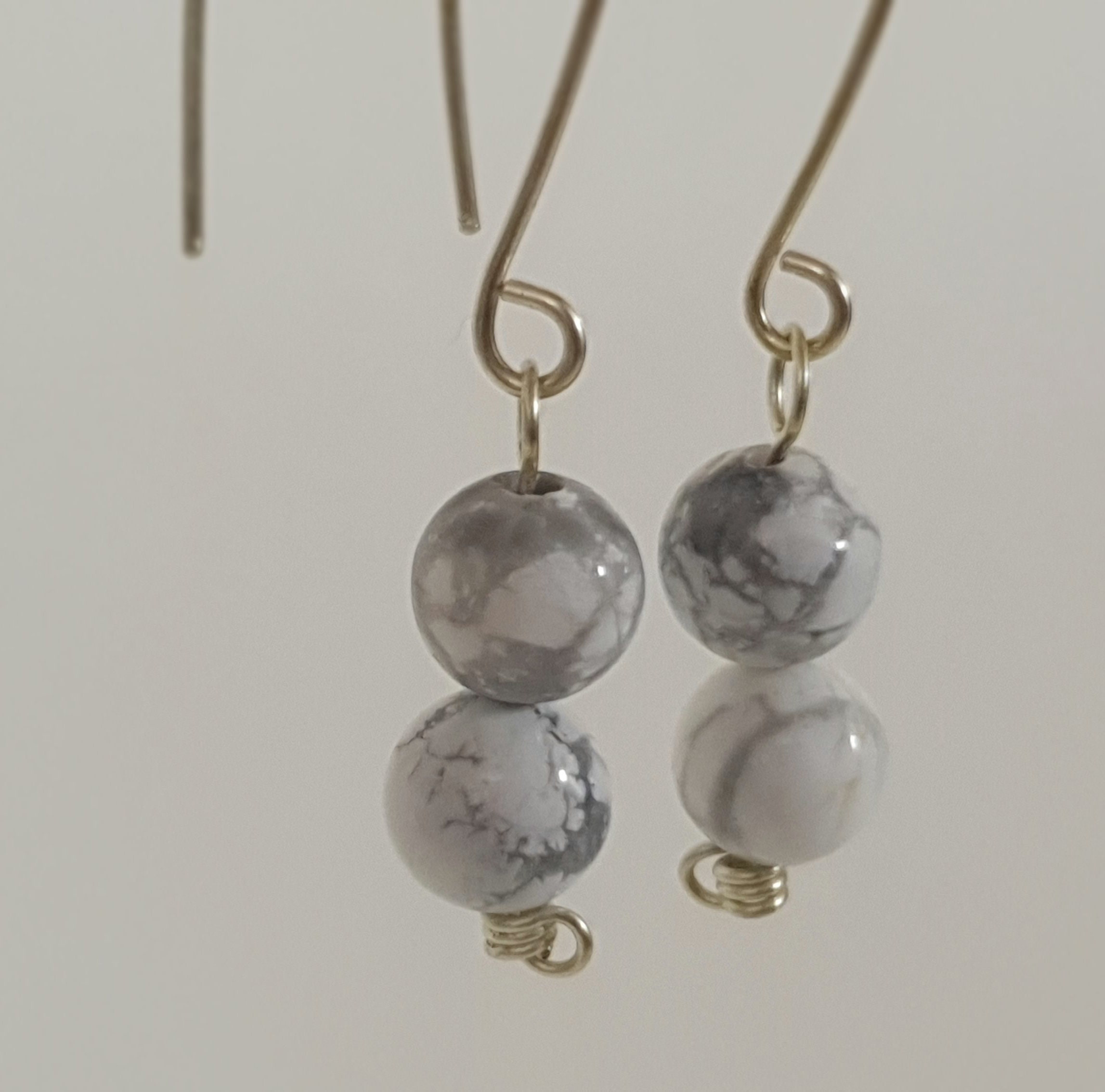 Natural Howlite Bead Leaf Drop Earrings White & Grey / Round Beads ...