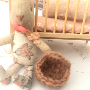 Little crocheted basket