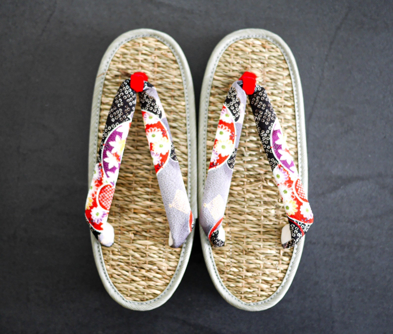 women's zori sandals
