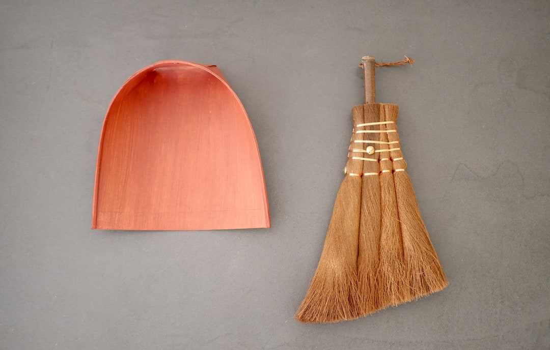 Shuro Handmade Broom With Dustpan / Hemp Palm Broom & Japanese Paper