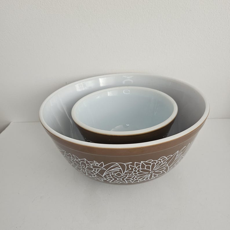 Vintage Pyrex Woodland Mixing Bowls - Thumbnail 4