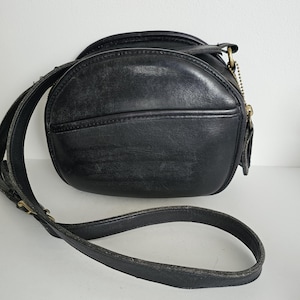 バッグ Vintage Coach Round Chester Shoulder Bag Rare Vintage COACH Black Leather CHESTER Round | Depop