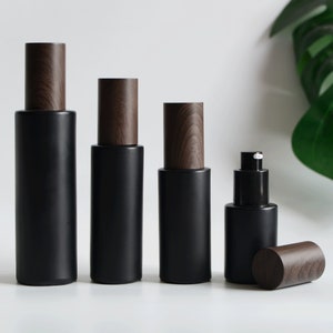 1-200pcs 30ml-120ml Serum Lotion Pump Bottle Flat Shoulder Matte Black Glass Black Wooden Printing Cap Facial Body Essential Oil Bulk Order