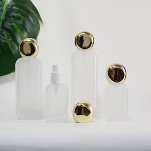 Pulverizador de niebla fina con tapa dorada de vidrio mate de 30 ml, 50 ml, 100 ml y 120 ml, ideal para cosméticos de lujo, viajes, portátiles, pedidos al por mayor.
