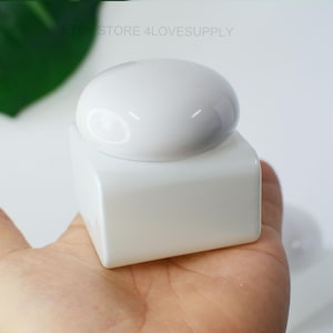 30g 50g Pearlescent White Glass Facial Cream Container Lip Balm Oil Jars Custom Logo On The Jars,Skin Care Sets Wholesale