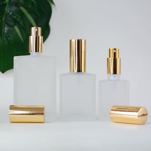 Flacone spray di lusso da 30 ml, 50 ml e 100 ml, contenitore per profumo, tappo in oro chiaro, flacone spray per olio in vetro smerigliato quadrato, imballaggio cosmetico alla rinfusa