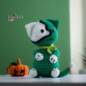 Amigurumi Halloween Creepy Cat Crochet Pattern