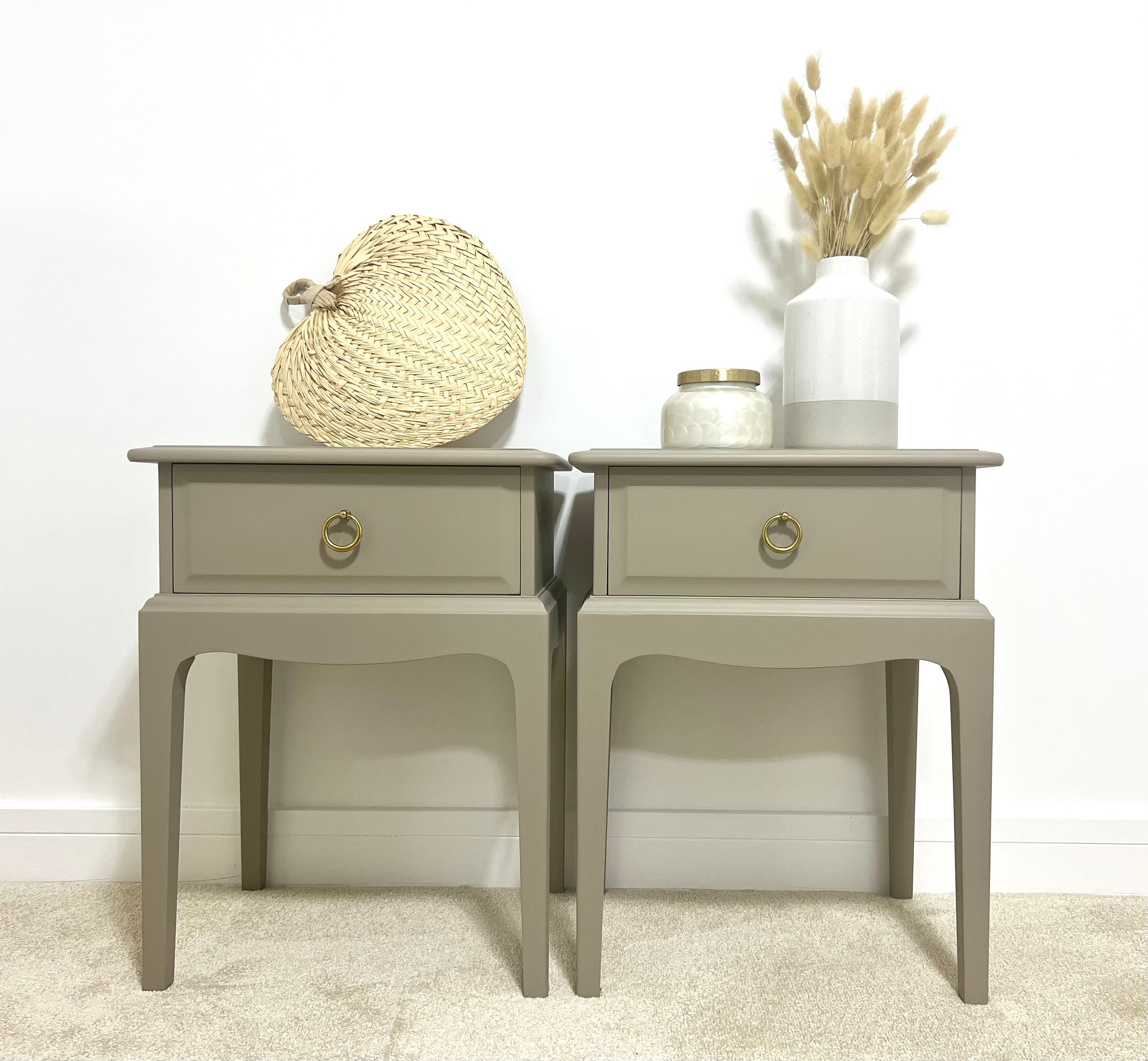 Stag minstrel bedside table discount