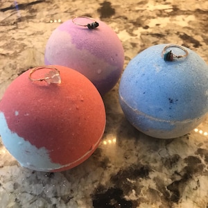 Natural Stone Ring Bath Bomb