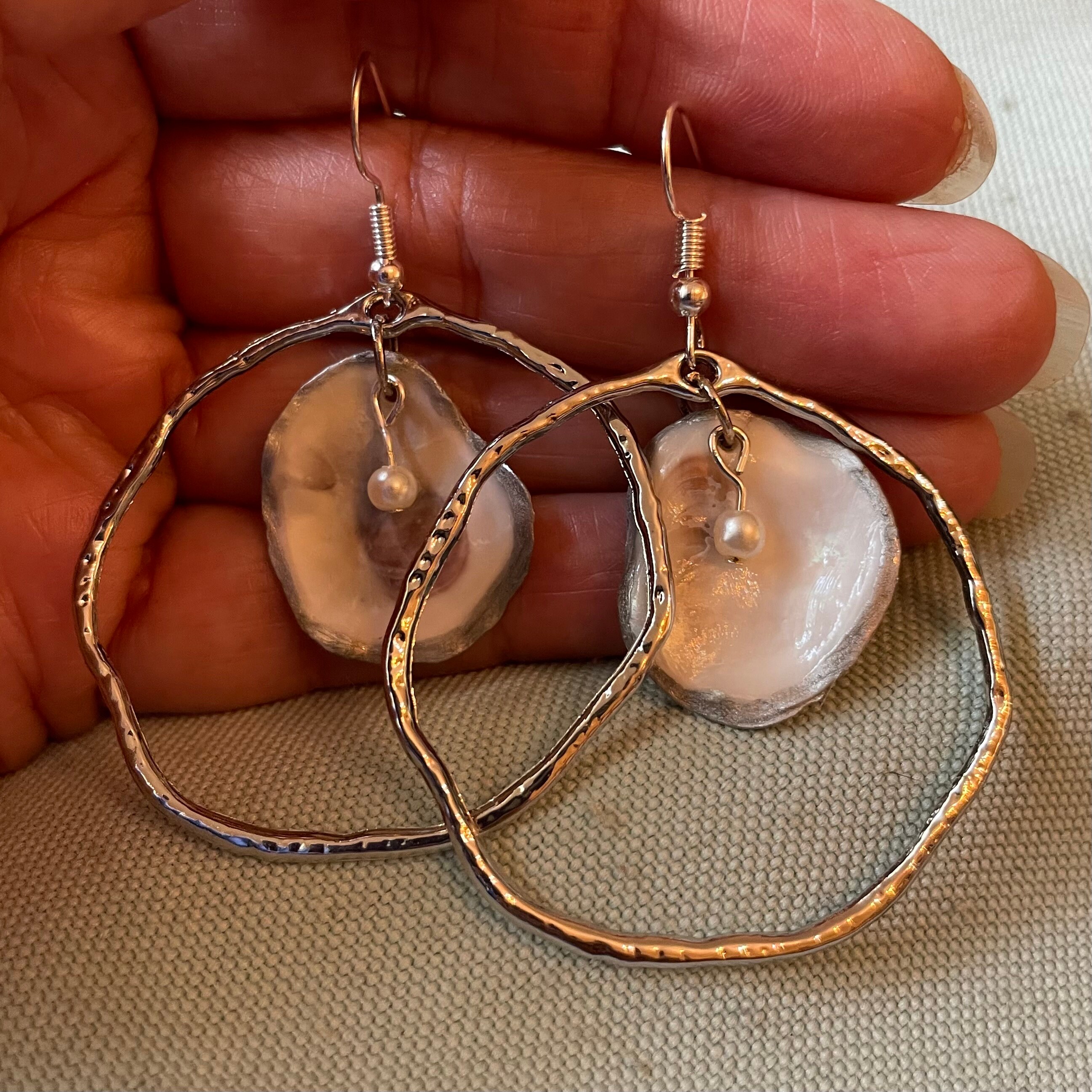 [Julie Vos]  Sanibel Shell Hoop & Charm Earrings-Pearl-OS