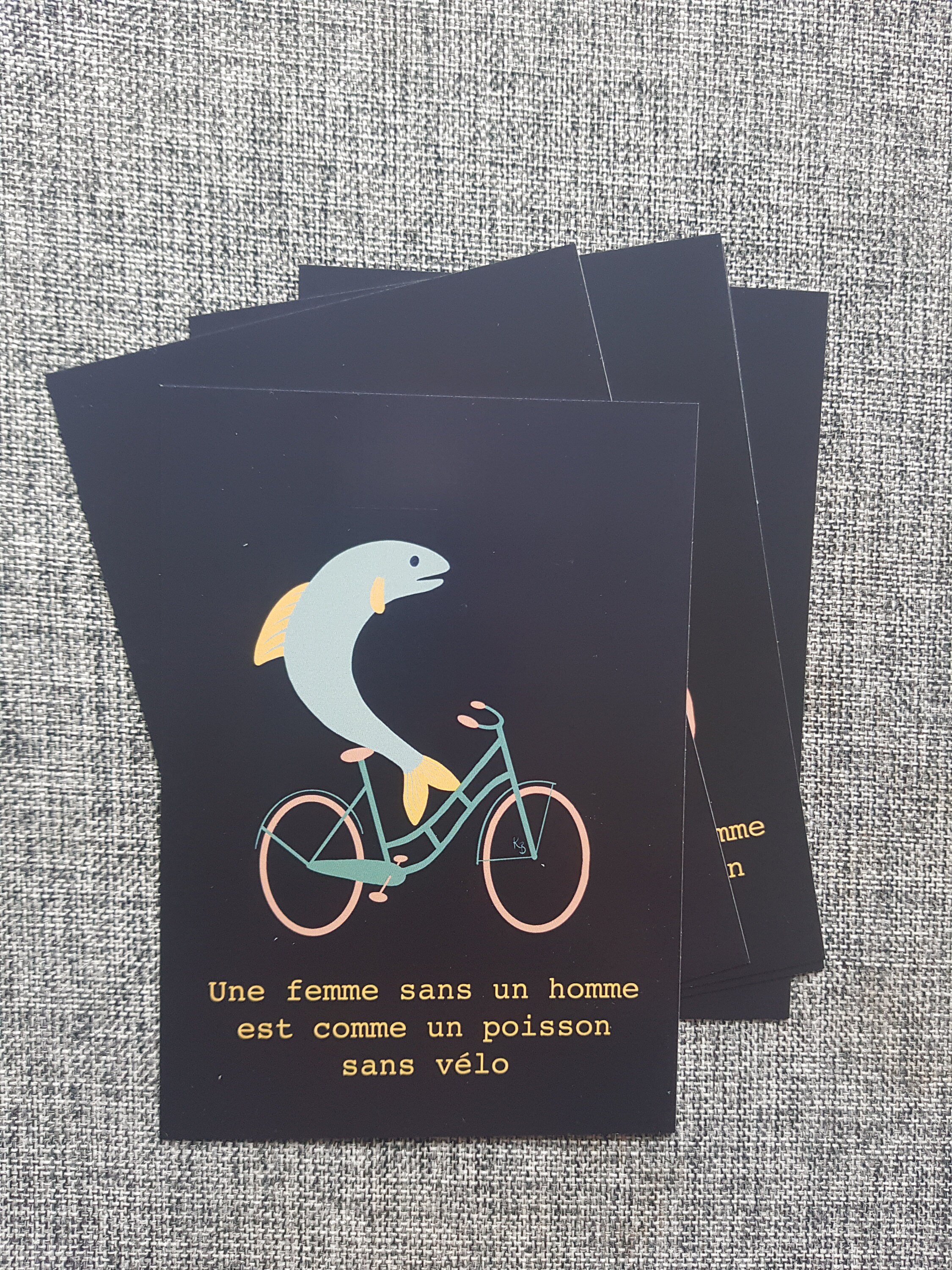 Frau Ohne Mann Ist Wie Ein Fisch Ohne Fahrrad Feministische Postkarte eine Frau Ohne Mann Ist Wie Ein Fisch Ohne