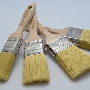 30 a 60 Pennelli SPECIALI - Set di 4. Setole sintetiche pure. Maniglie di legno lucide. Vernici a base d'acqua. Finitura di alta qualità.