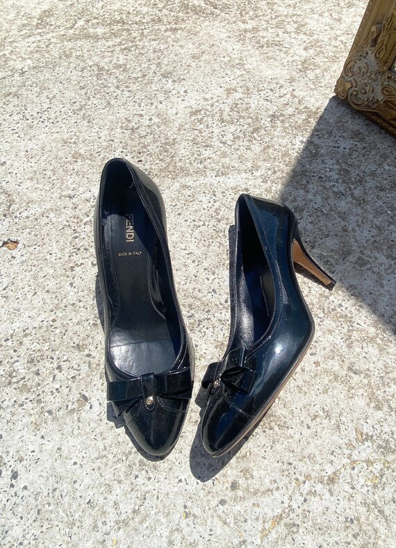 Vintage Fendi high heels pumps patent leather siz… - image 1