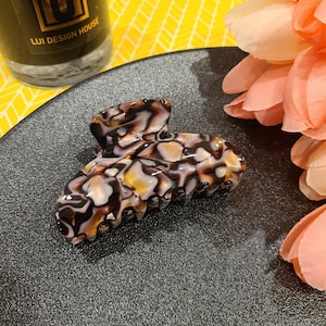 Mocha - Medium Acetate Tortoise Shell Jaw Hair Clip