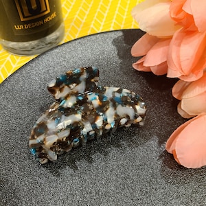 Peacock - Medium Acetate Tortoise Shell Jaw Hair Clip