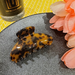Dark Tortoise - Medium Acetate Tortoise Shell Jaw Hair Clip