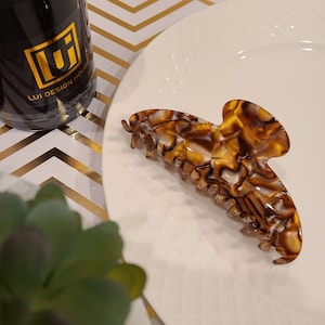 Caramel - Large Acetate Tortoise Shell Jaw Hair Clip