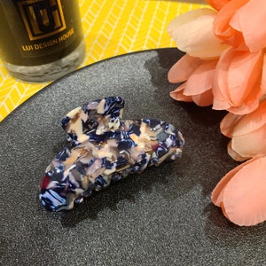 Sapphire - Medium Acetate Tortoise Shell Jaw Hair Clip