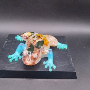 Resin frog