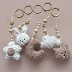 Brinquedos de ginástica Boucle Baby feitos à mão: conjunto de chocalhos sensoriais