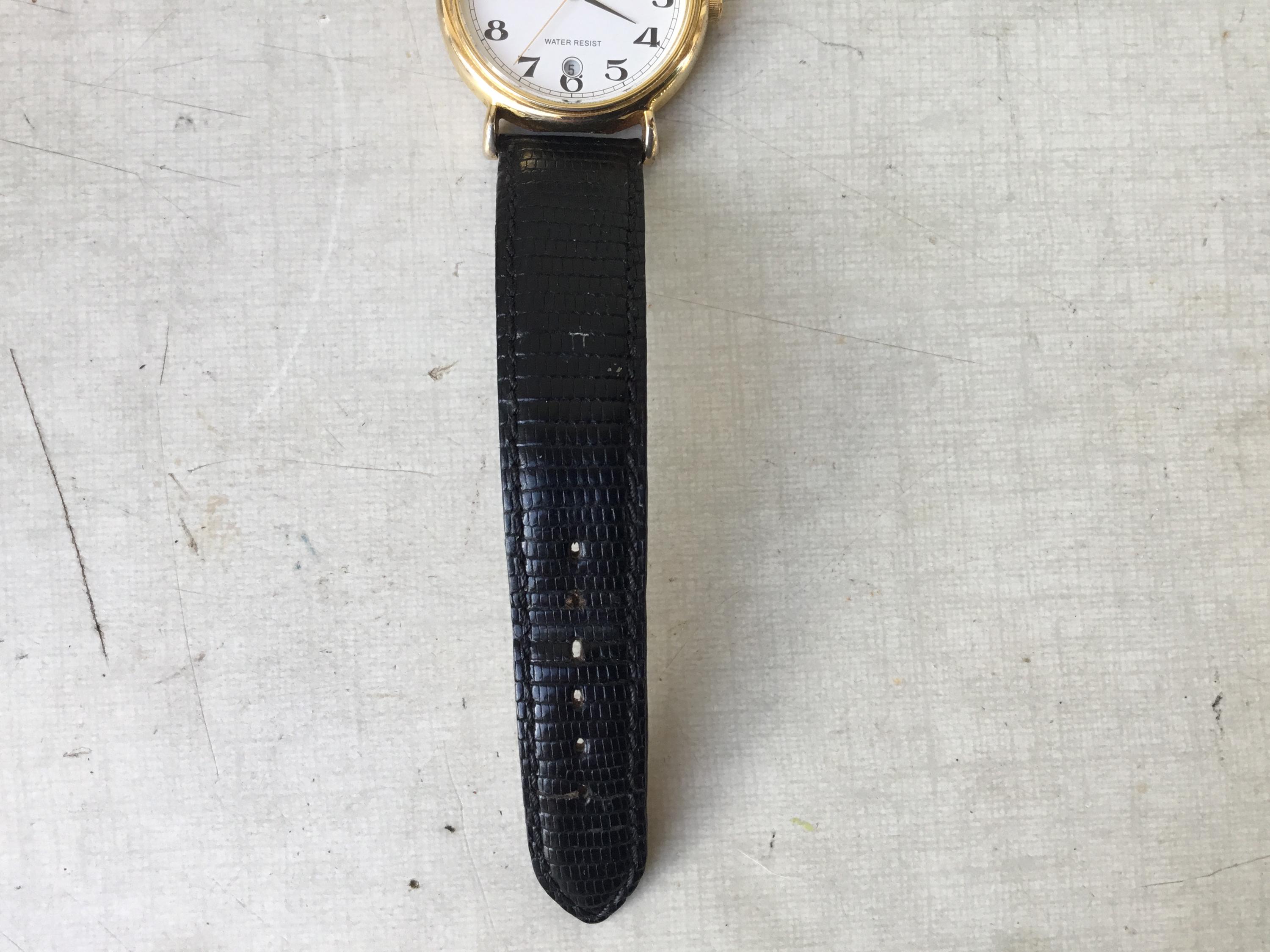 Montre Adec Quartz Femme : Bracelet Acier, élégance Intemporelle, Fonctionne