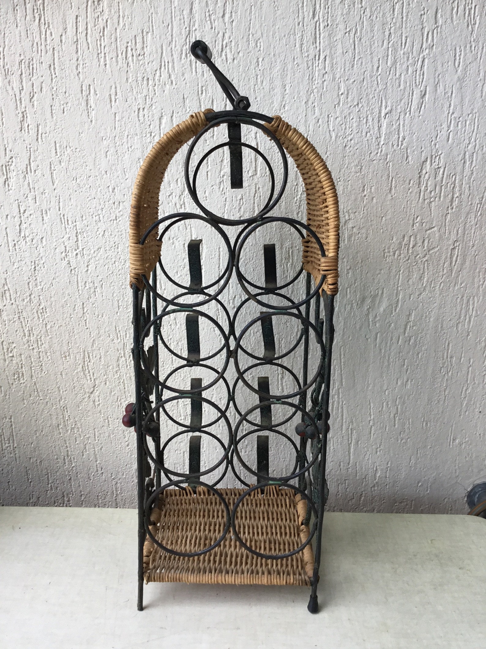 Porte-bouteilles en rotin - Solutions de rangement élégantes