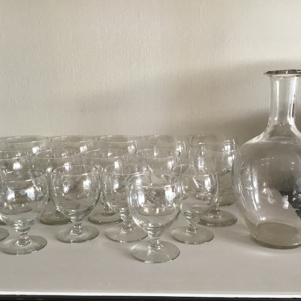 Service 16 verres ballon en cristal et carafe