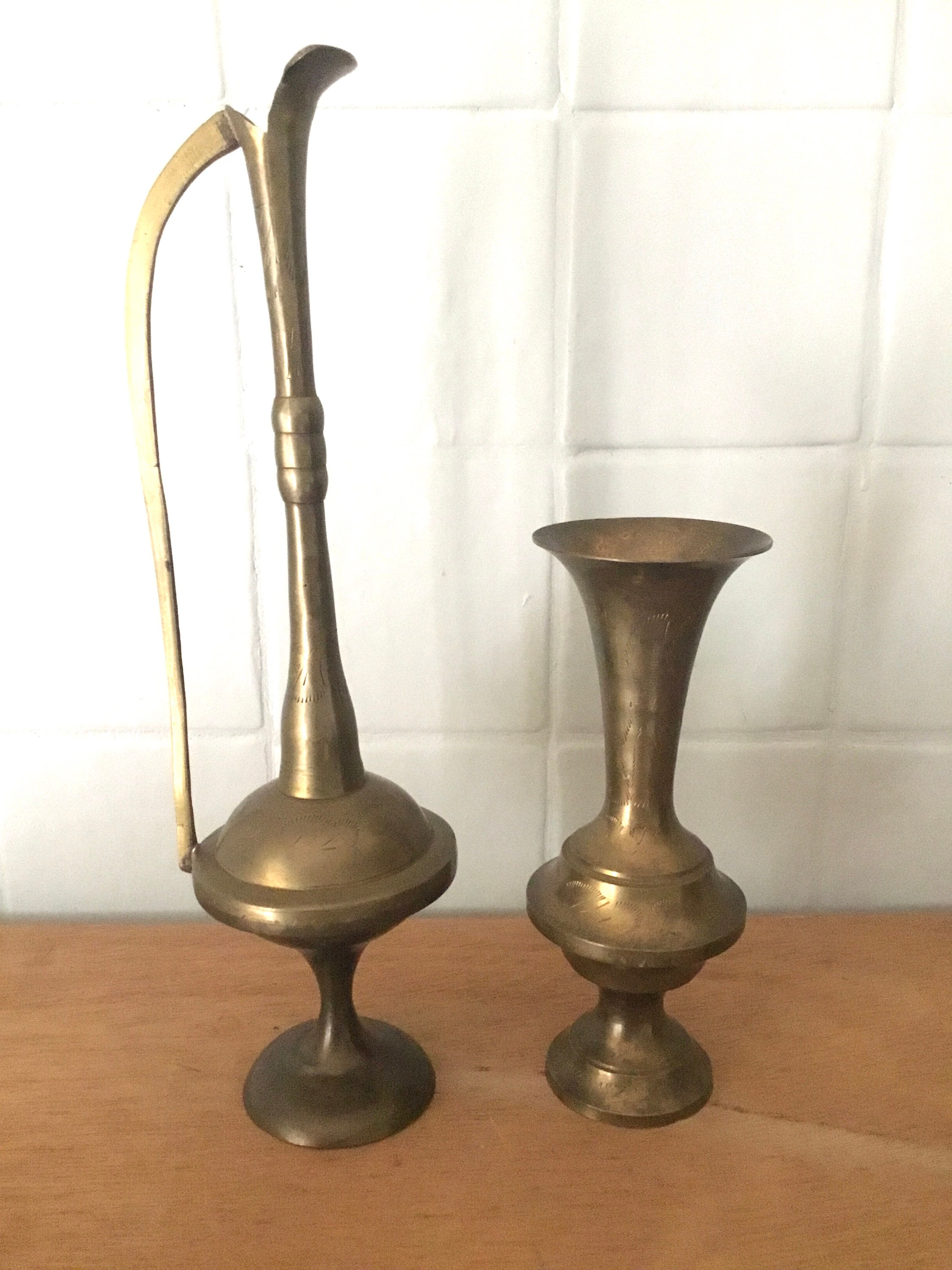 Soliflore et Vase en Laiton Ciselé, Style Oriental