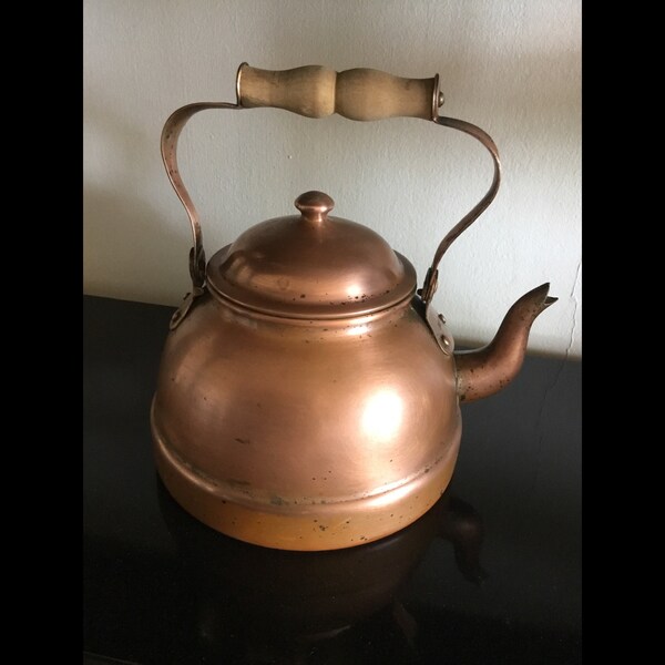 Old copper kettle Clover Portugal
