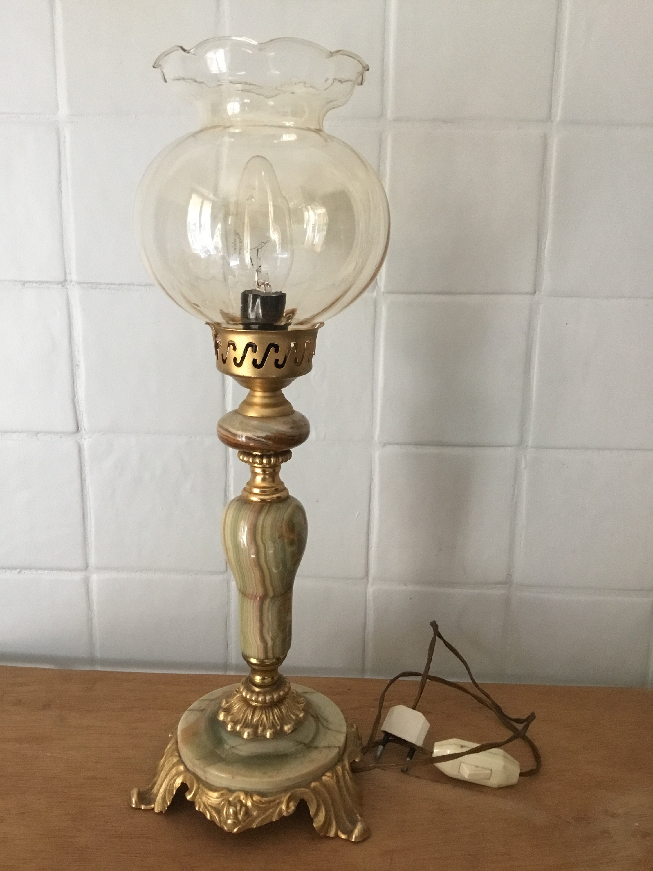 Lampe Électrique , Pied en Albâtre et Dorures