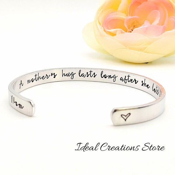 A mother's hug lasts long after she lets go, Personalized Bracelet for Loss of Loved One, Loss of mom Gift for Daughter, memorial gift