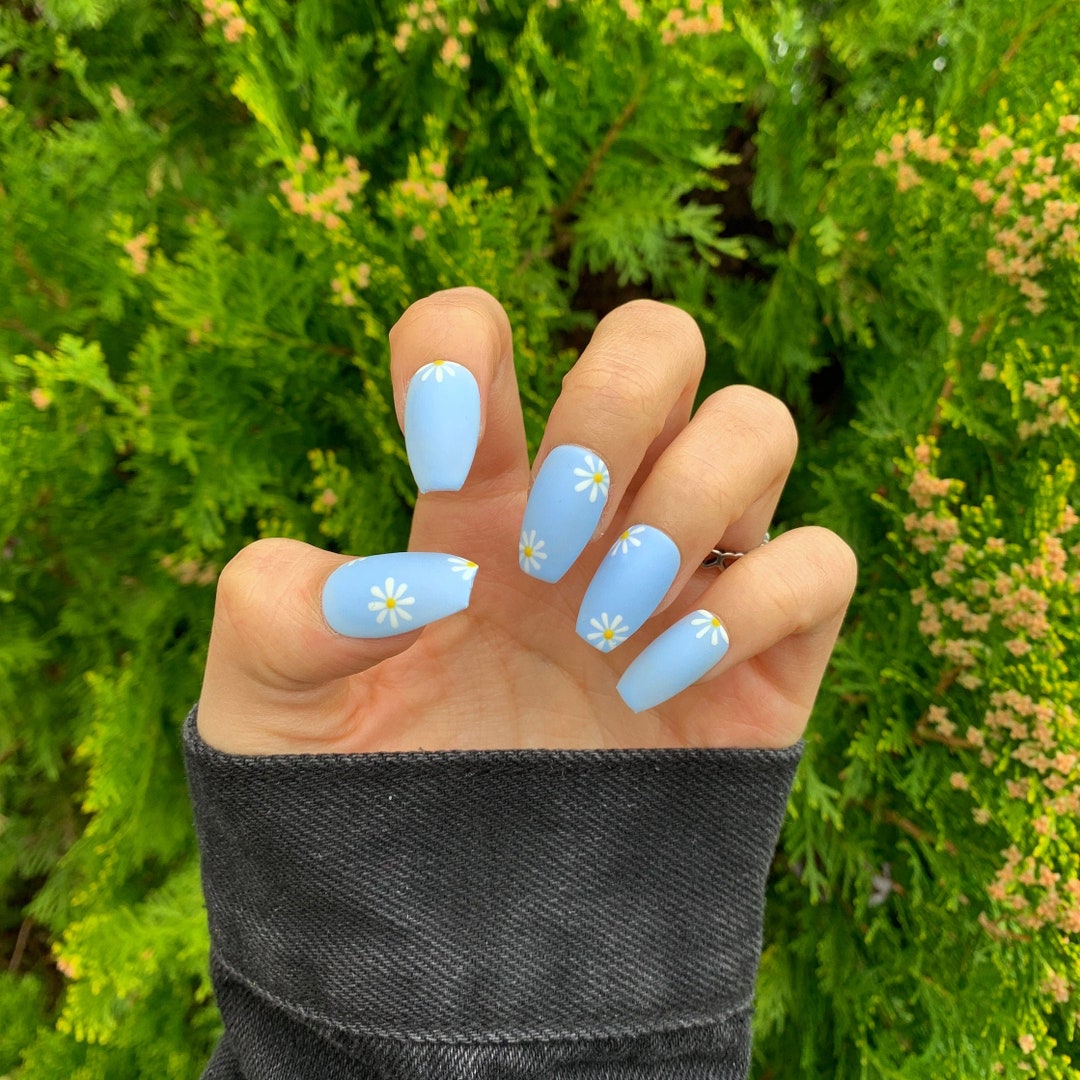 Blue Daisies Press on Nails Handpainted False Nails Etsy