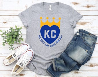 Camiseta de los chicos del equipo de béisbol de Kansas City están jugando a la pelota