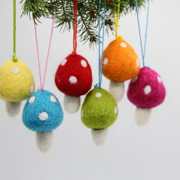 Set of 6 Hanging Felt Mushroom Decorations for Christmas Tree - Cute Felted Handmade Fun Quirky Decoration Xmas Tree Ornament Rainbow Colour