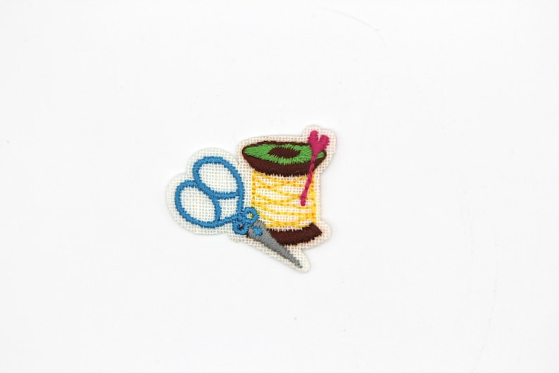 Cotton Reel and Scissors Patch Cute Sewing Thread Patch Iron on Dressmaker/'s Patch Iron on Badge Motif Appliqu\u00e9 Clothes Patch Clothes Badge